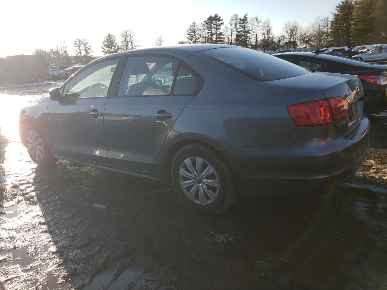 2014 Volkswagen Jetta - Image 2