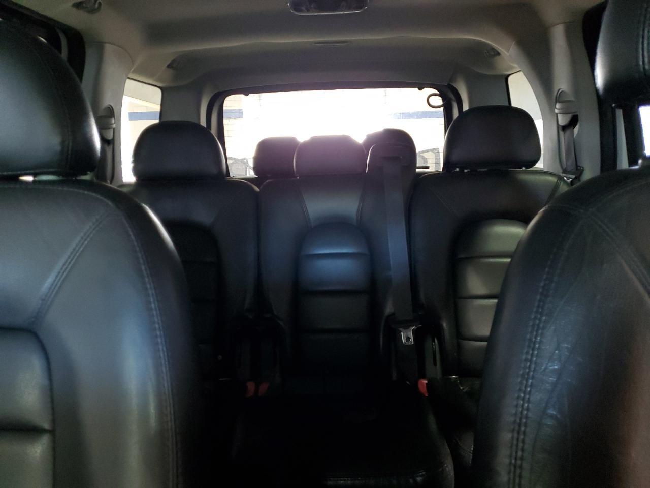 2004 Ford Explorer - Image 10