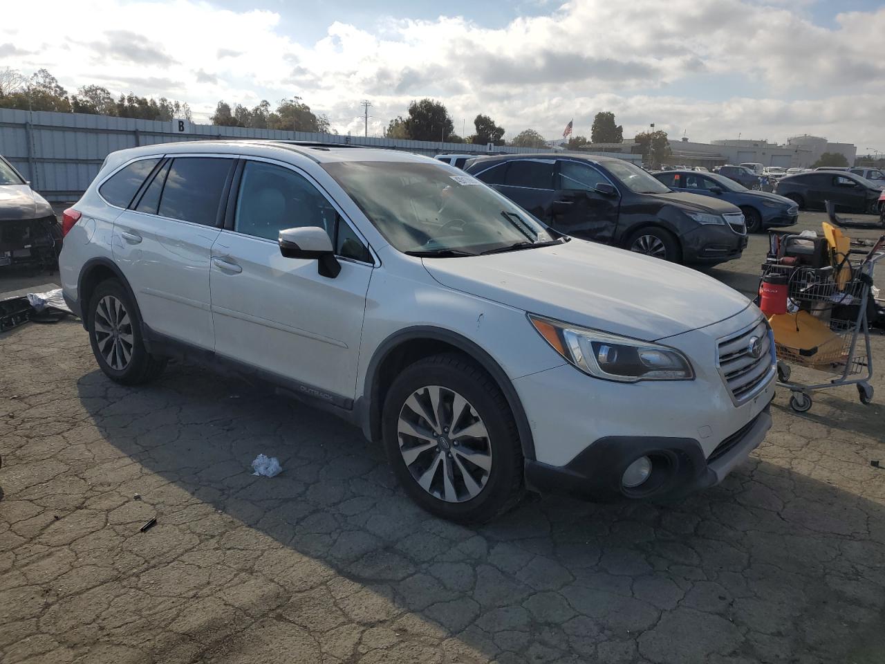 2015 Subaru Outback - Image 4