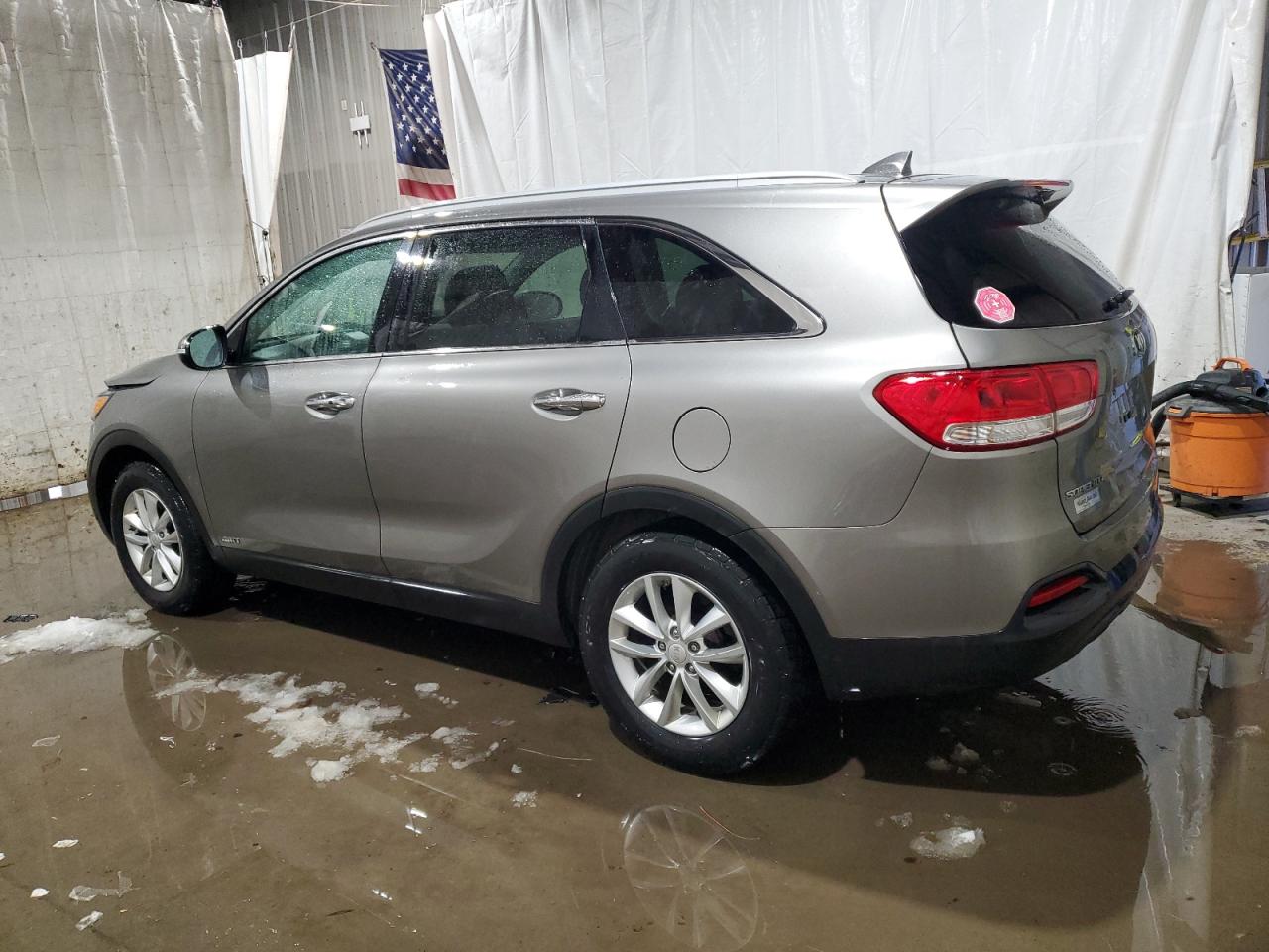 2017 Kia Sorento - Image 2
