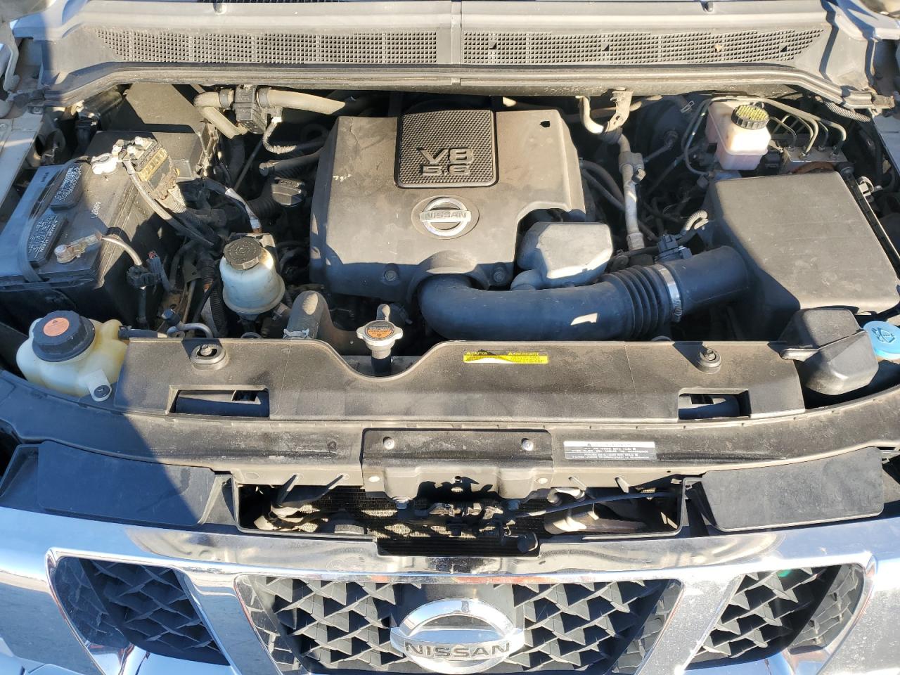 2011 Nissan Titan - Image 11