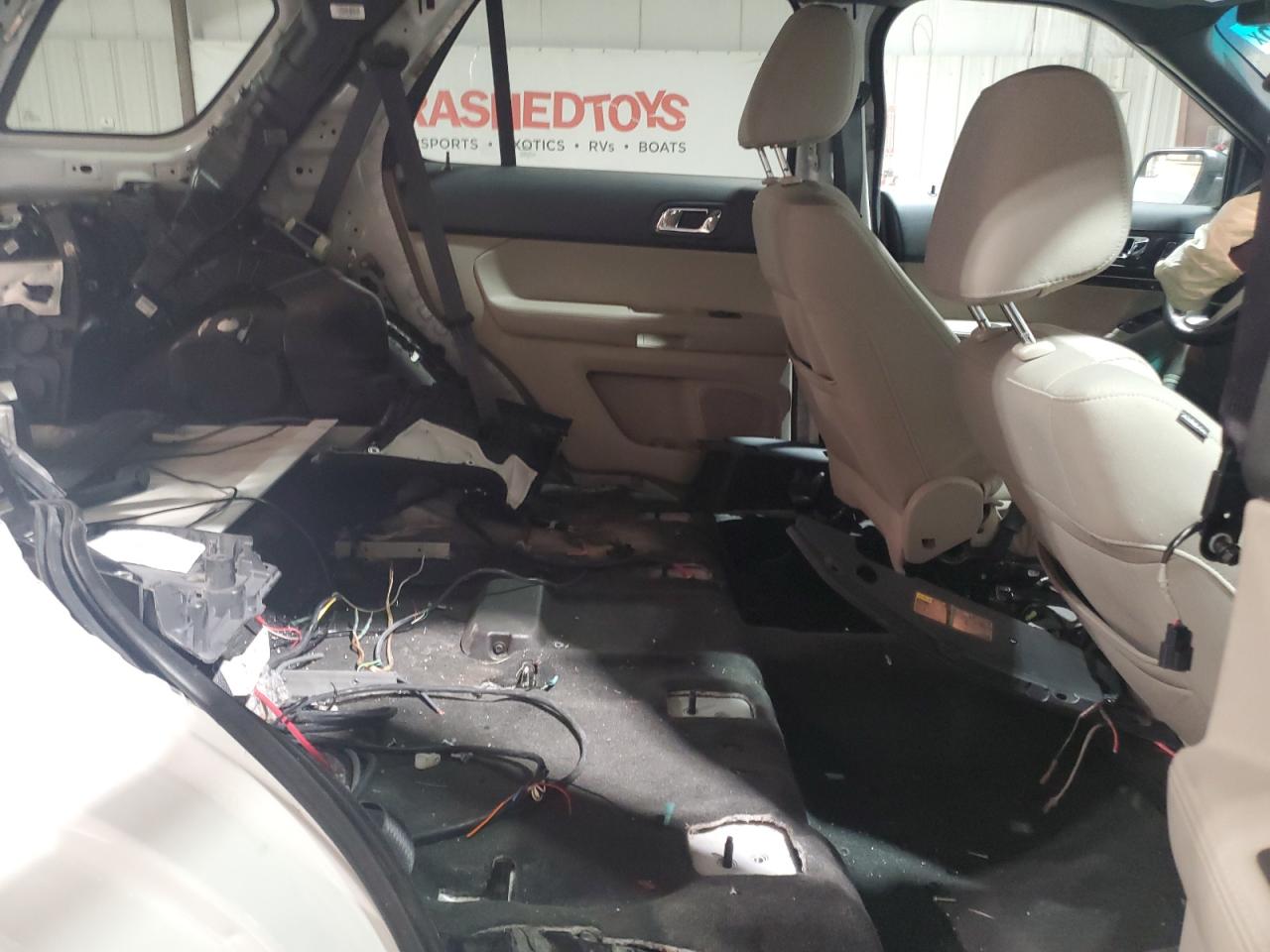 2011 Ford Explorer - Image 10