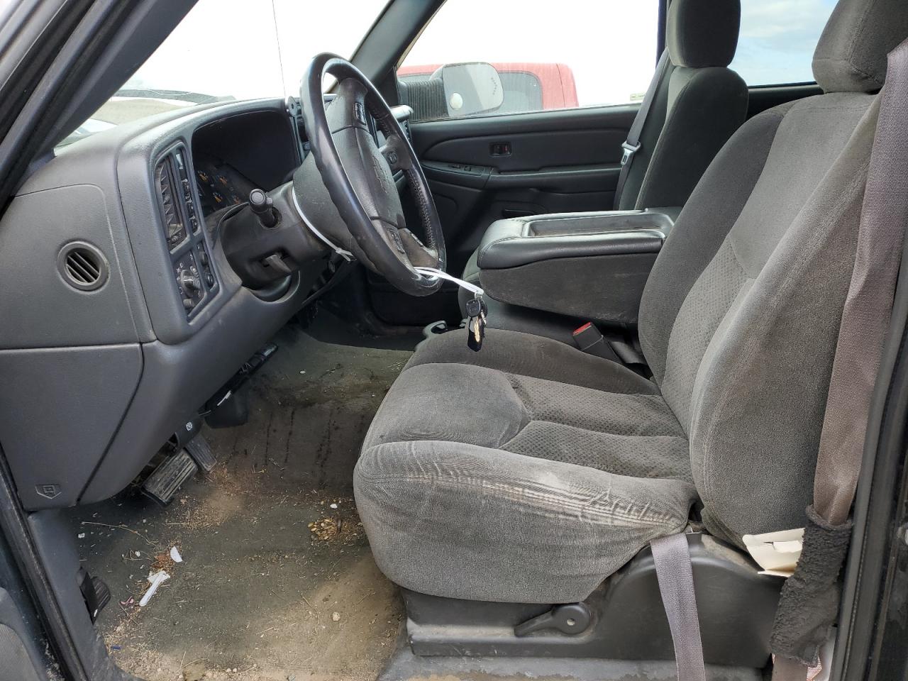 2004 Chevrolet Silverado - Image 7