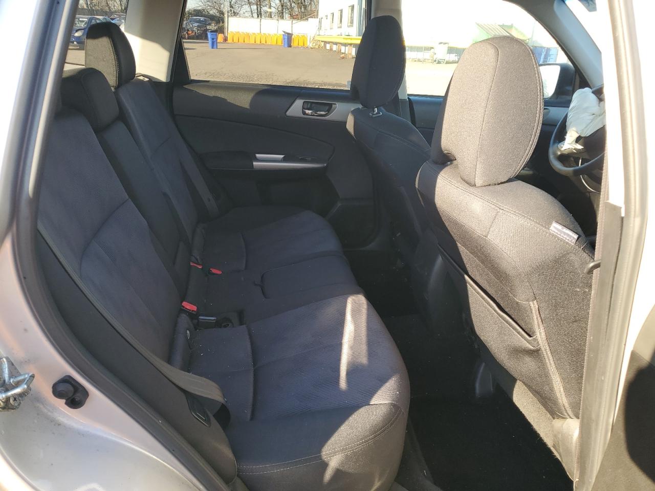 2010 Subaru Forester - Image 11