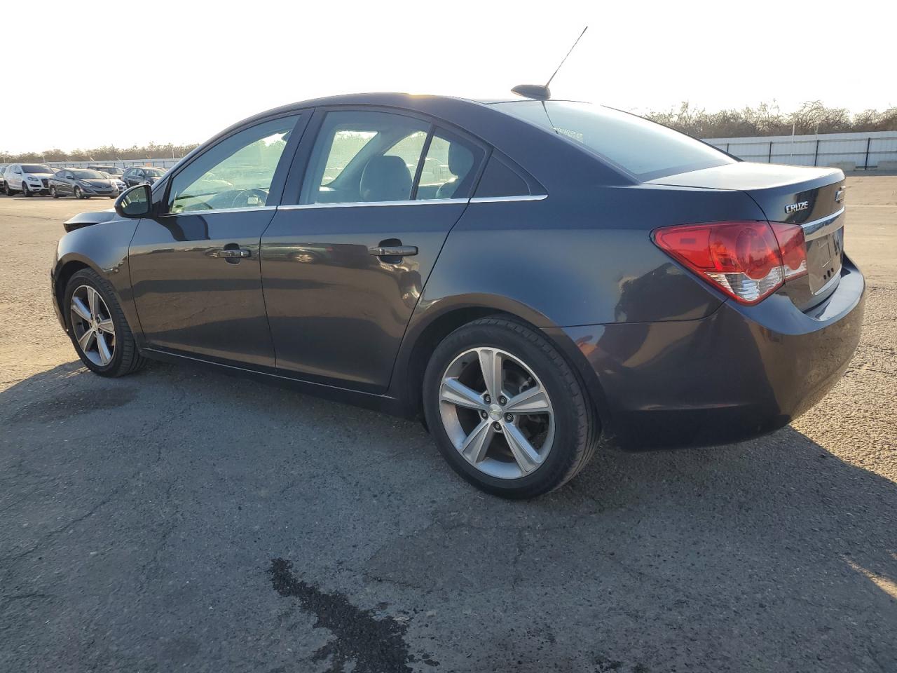 VIN 1G1PE5SB2F7235603 2015 CHEVROLET CRUZE no.2