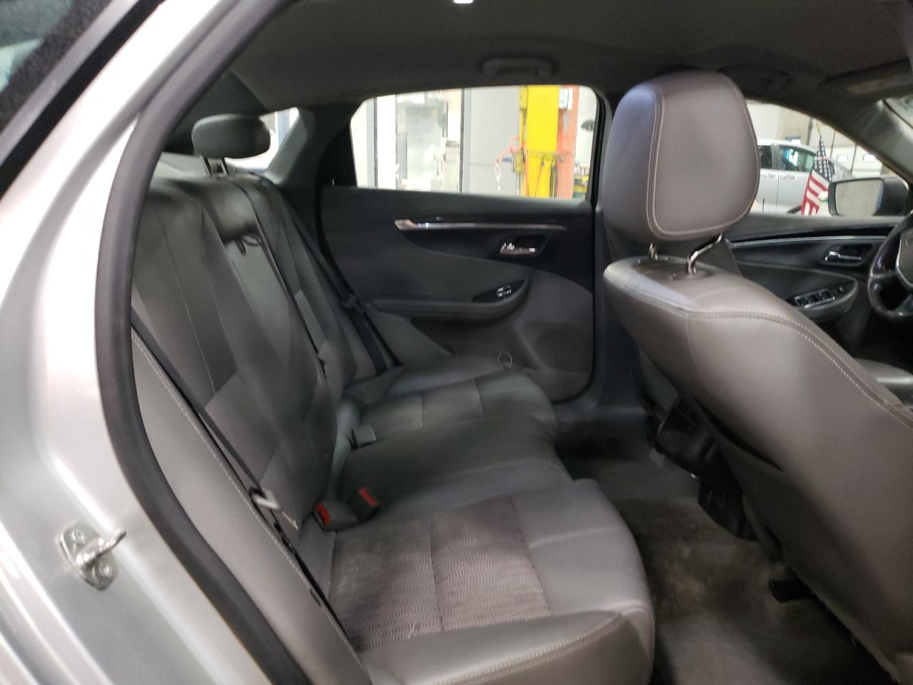 2016 Chevrolet Impala - Image 10