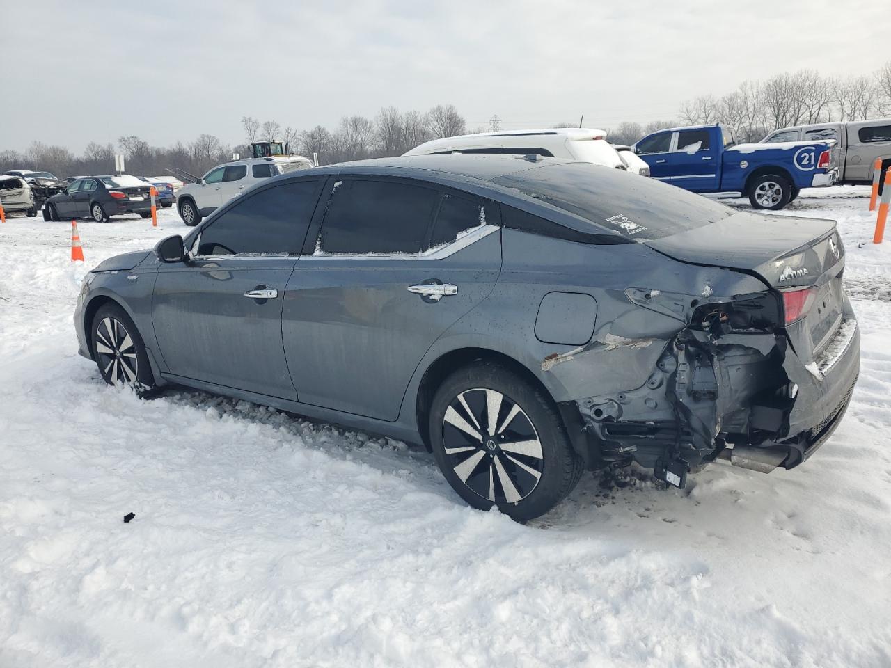 2020 Nissan Altima - Image 2
