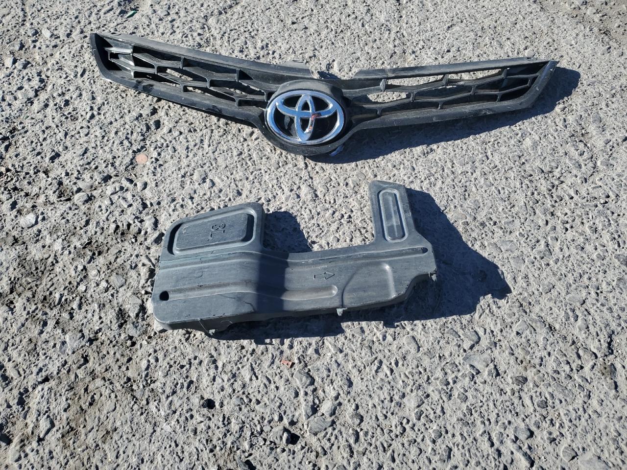 5yfburhe7fp255938 5YFBURHE7FP255938 2015 Toyota Corolla L
