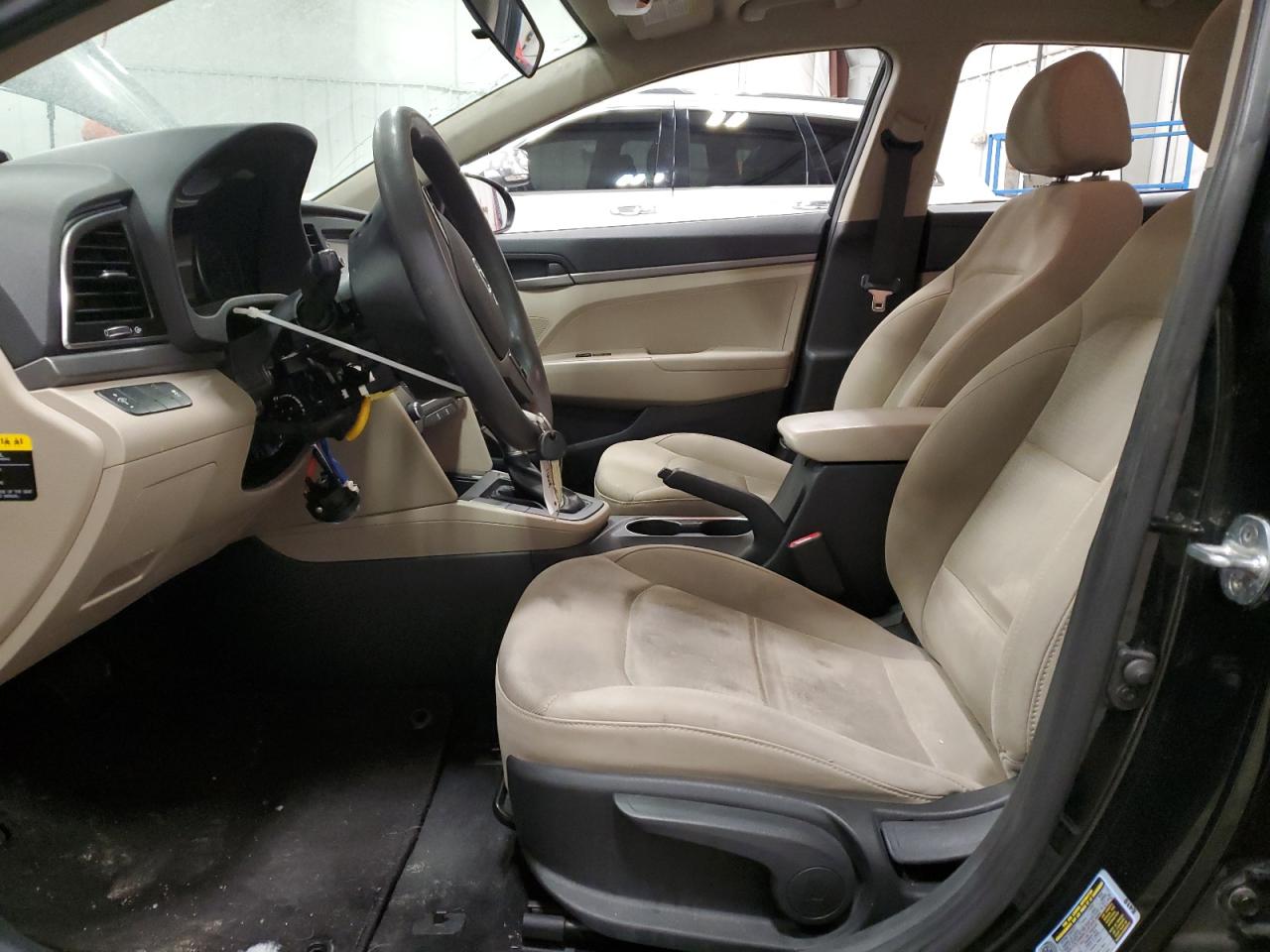 2017 Hyundai Elantra - Image 7