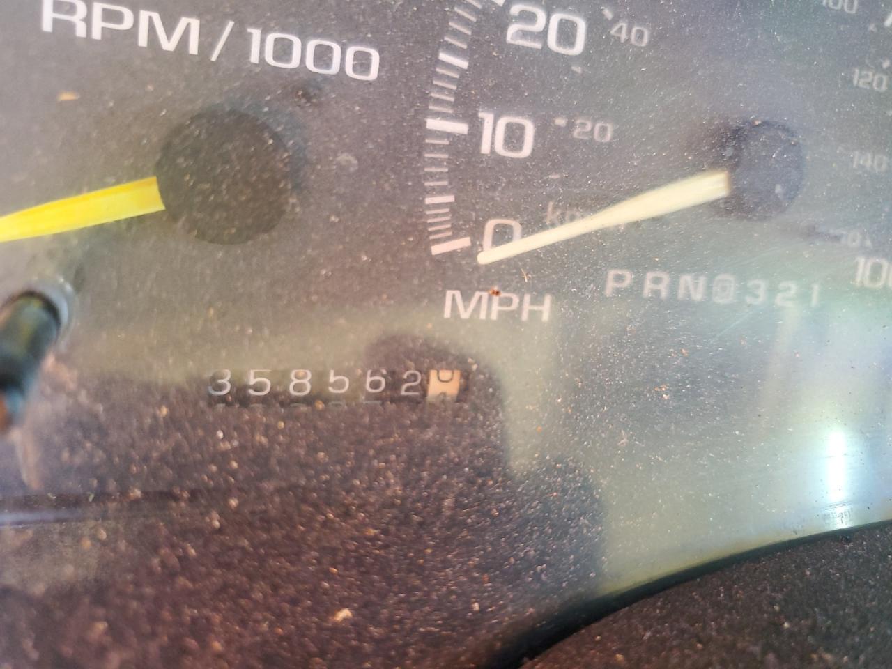 1997 GMC Suburban K1500 VIN: 1GKFK16R2VJ751235 Lot: 42638805