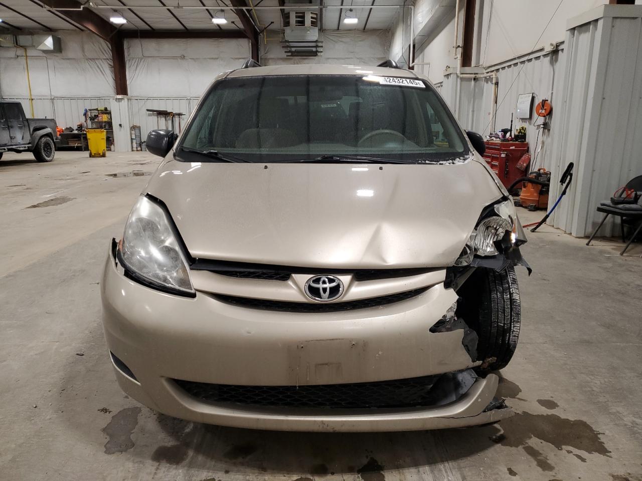 2008 Toyota Sienna - Image 5