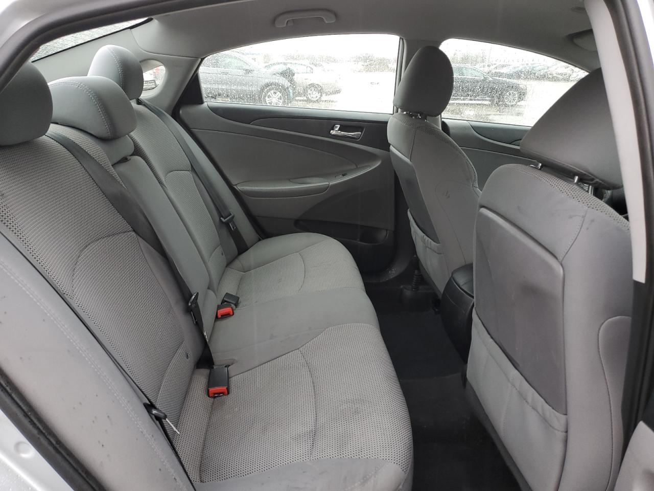 2013 Hyundai Sonata - Image 10