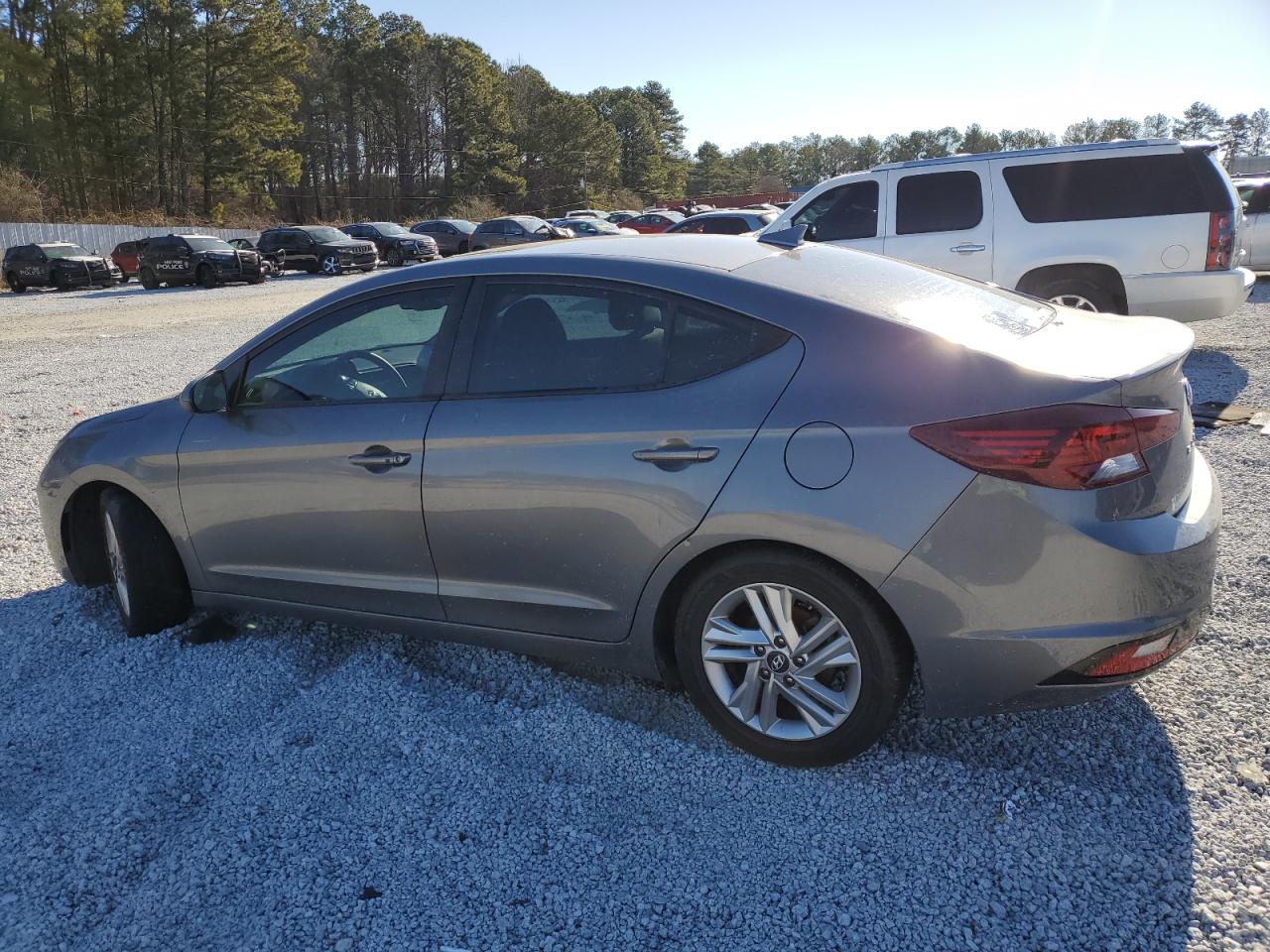 2019 Hyundai Elantra - Image 2