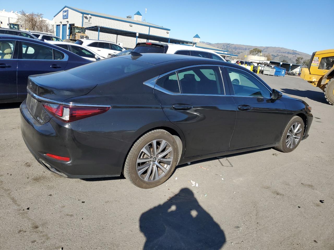 2020 Lexus ES - Image 3