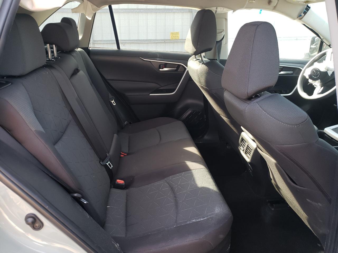 2023 Toyota RAV 4 - Image 11