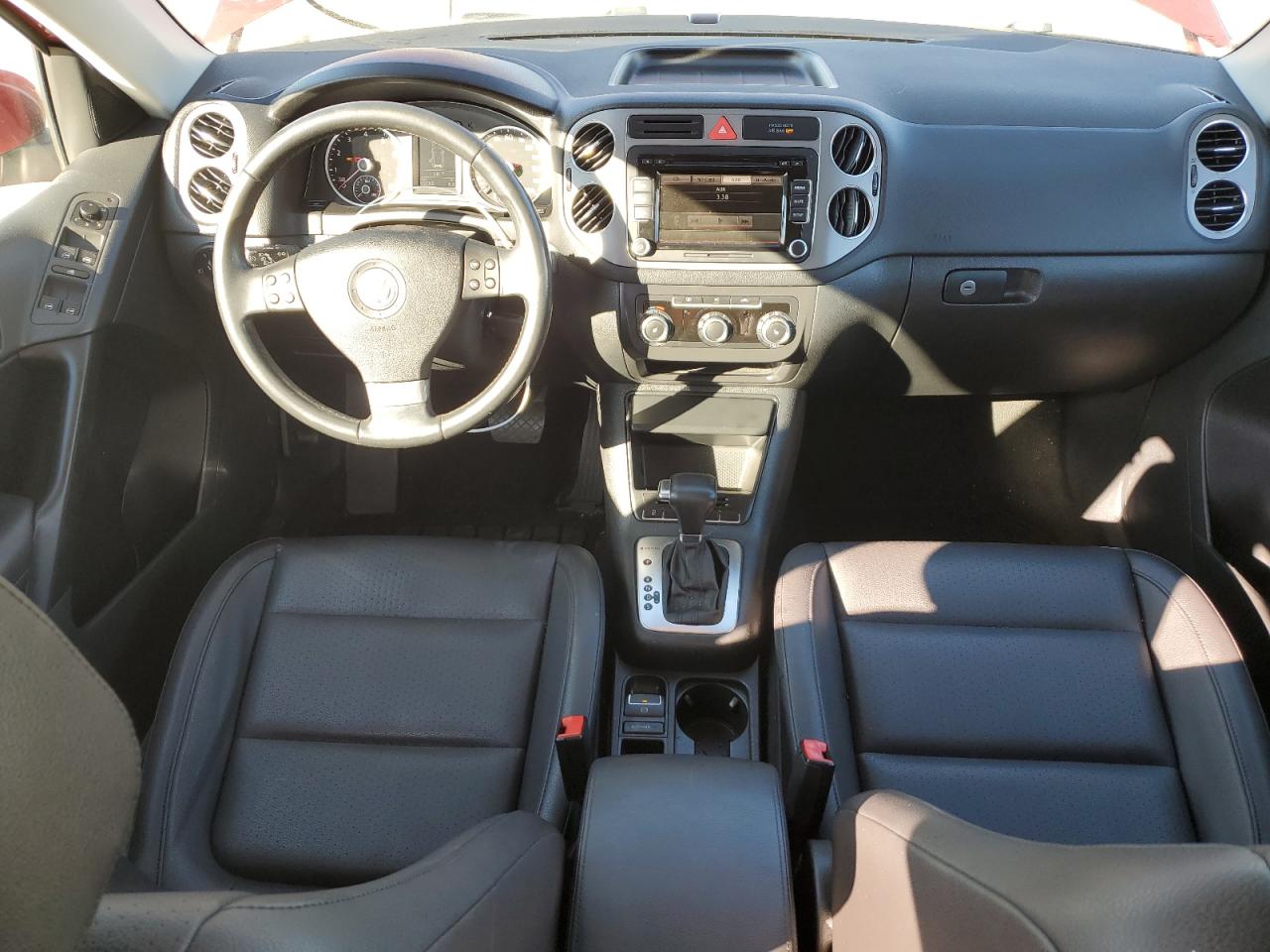 2010 Volkswagen Tiguan - Image 8