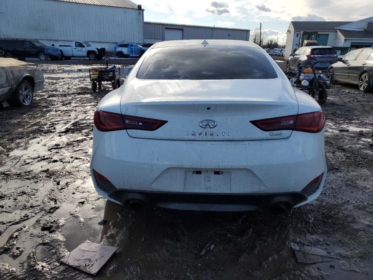 2017 Infiniti Q60 - Image 6