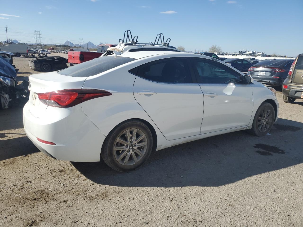 2015 Hyundai Elantra - Image 3