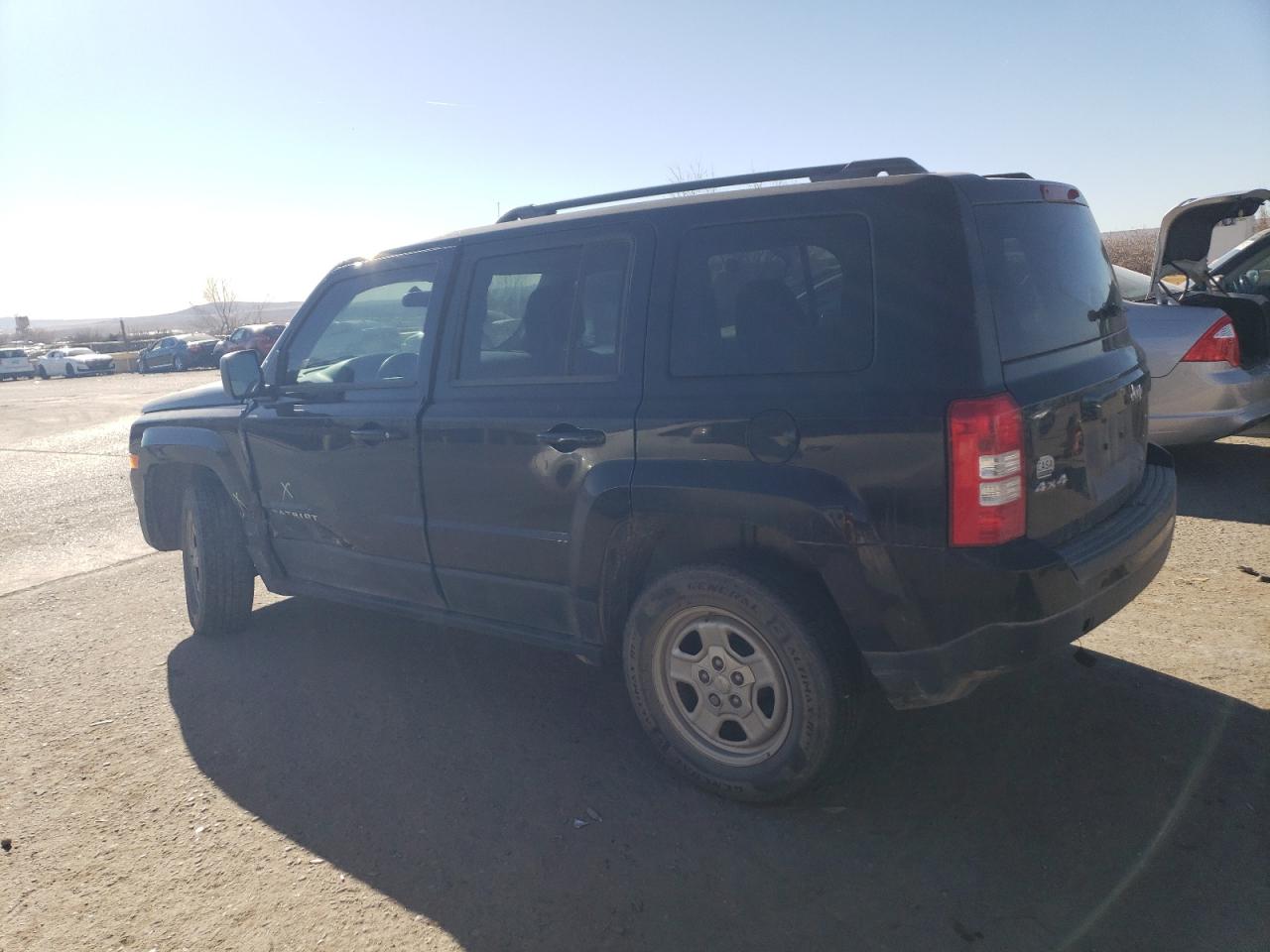 2014 Jeep Liberty (Patriot) - Image 2
