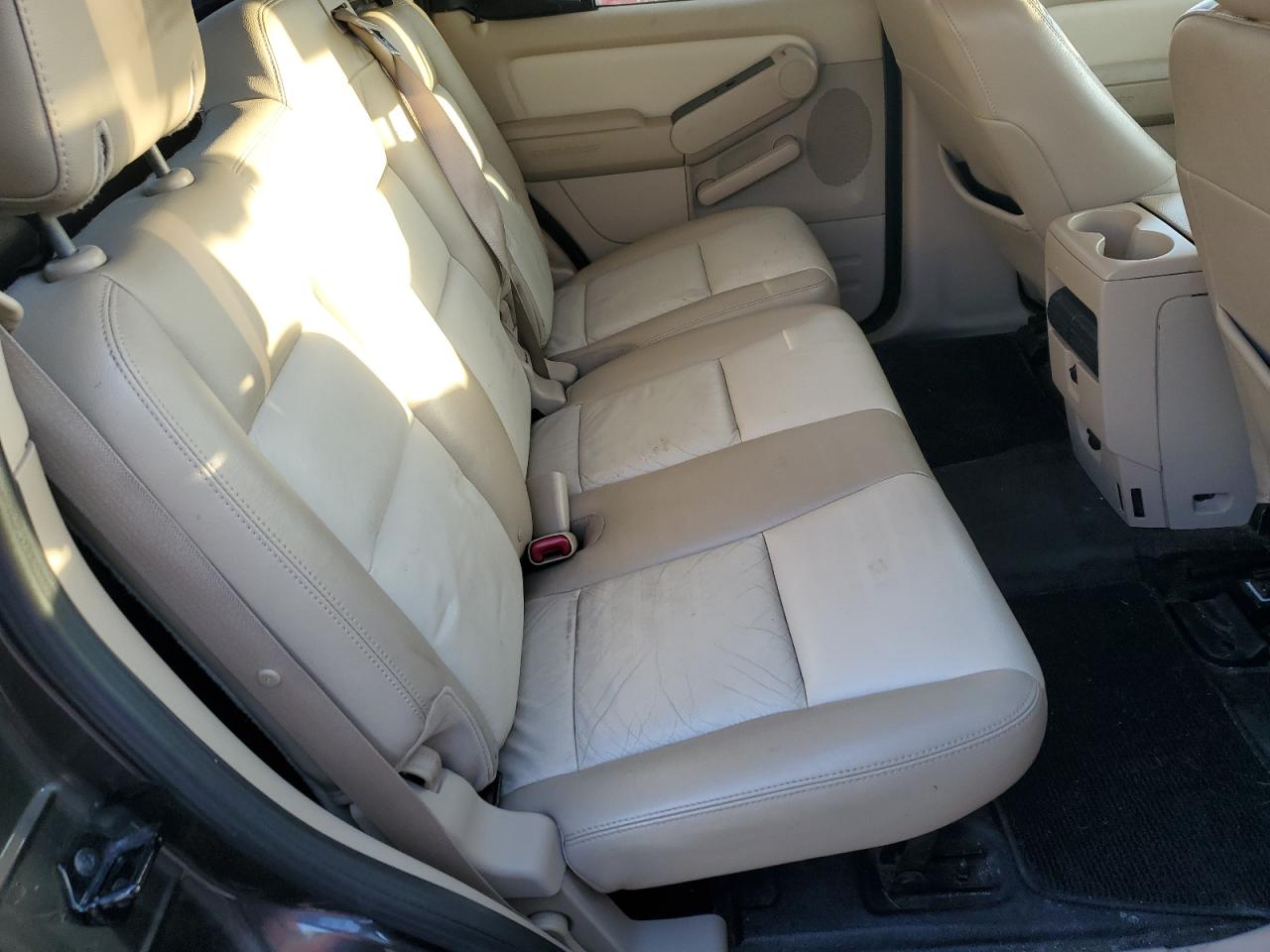 2007 Ford Explorer - Image 10