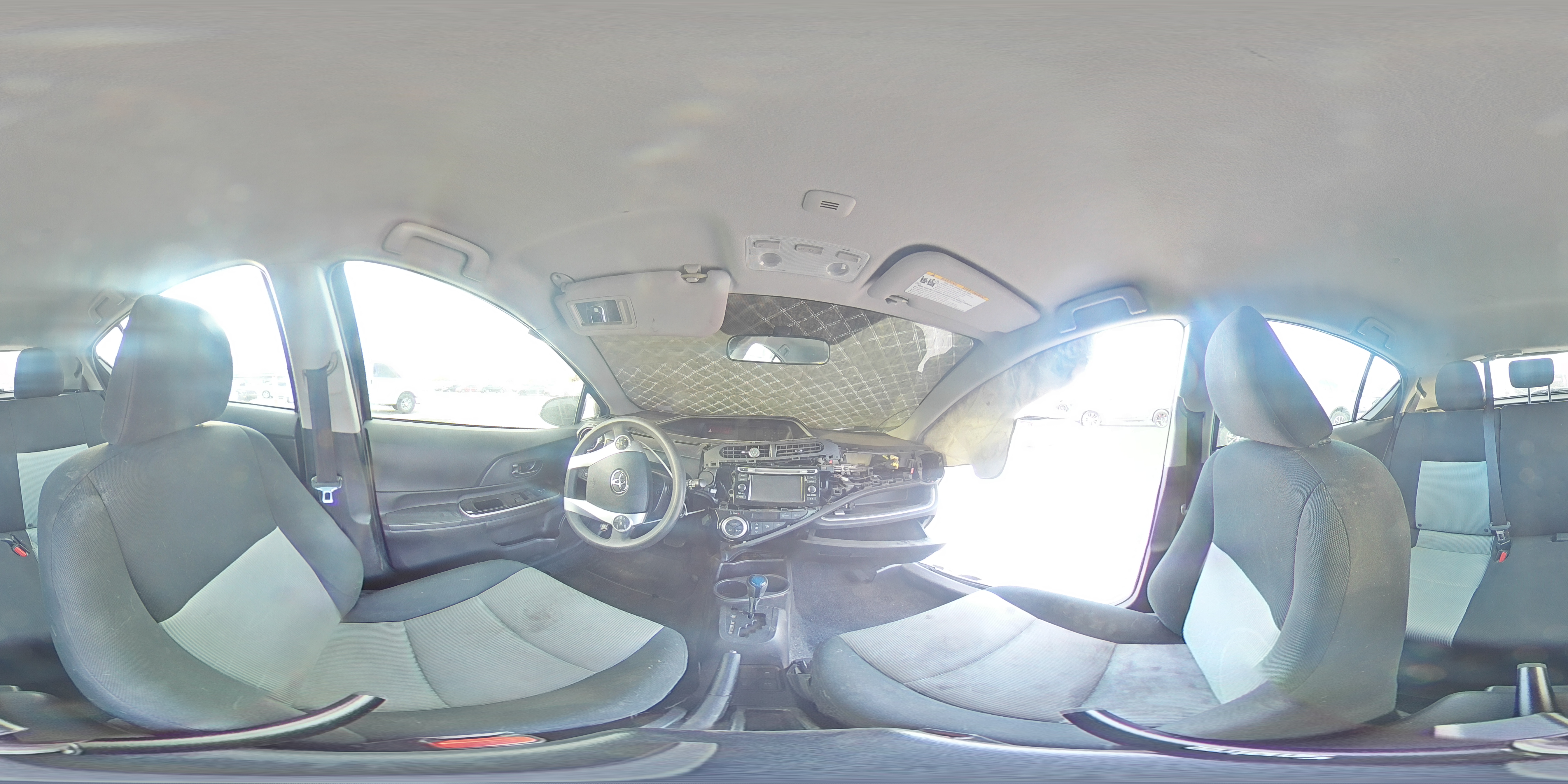 2016 Toyota Prius - Image 15