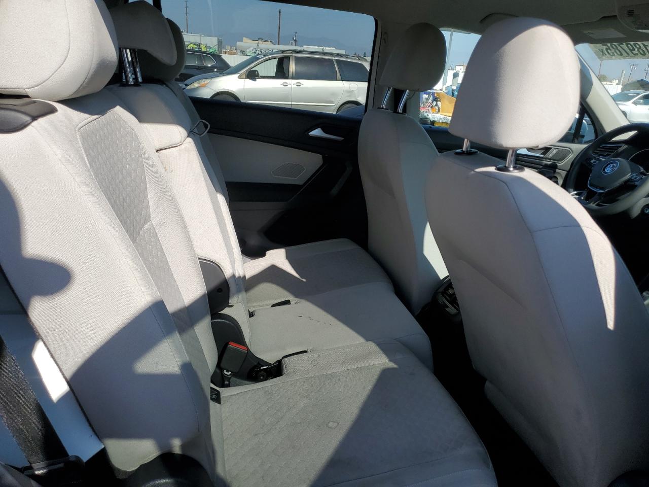 2021 Volkswagen Tiguan - Image 11