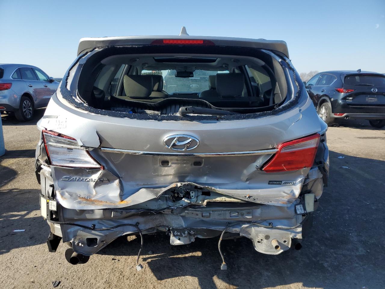 2016 Hyundai Santa Fe - Image 6