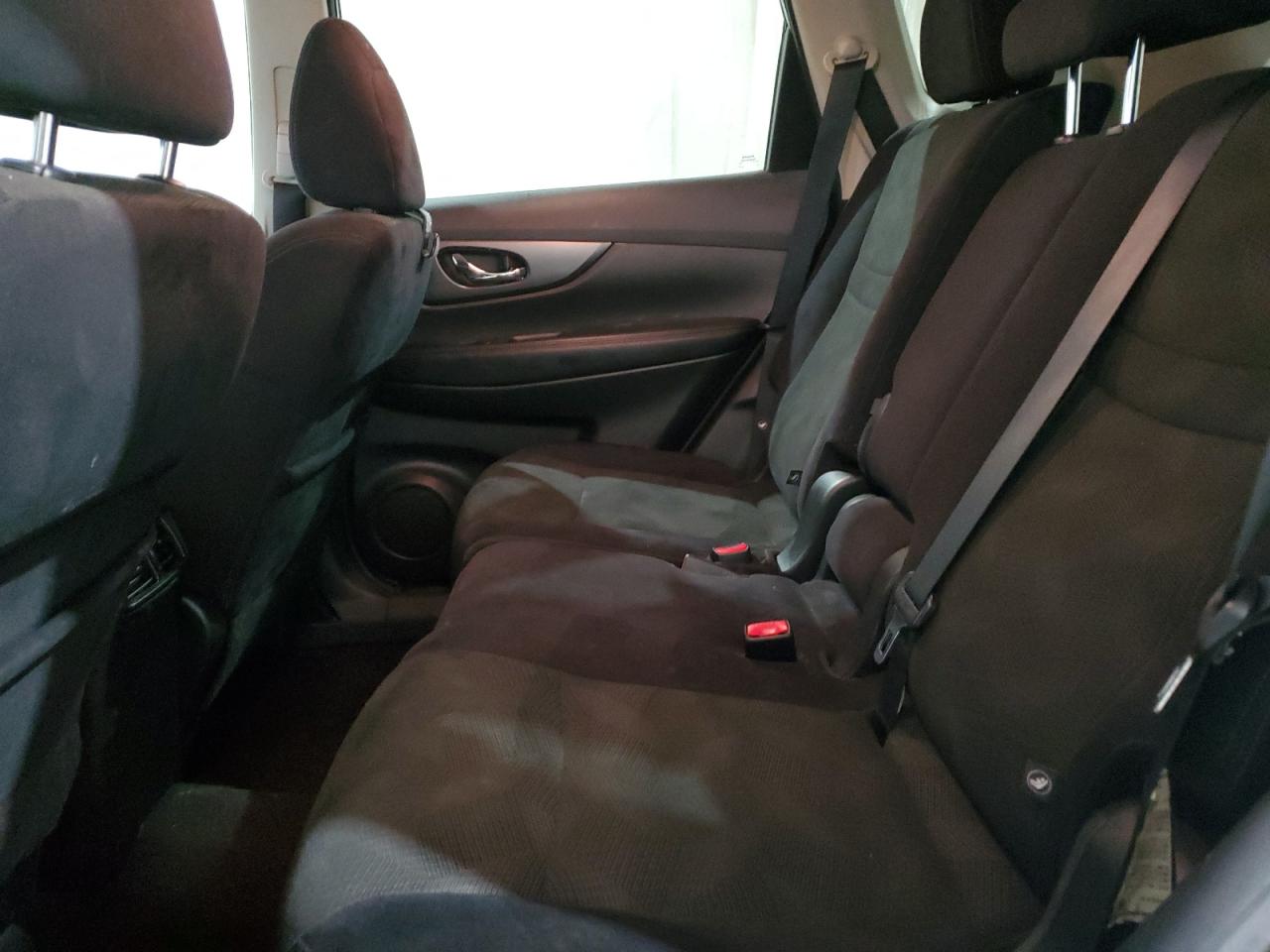2015 Nissan Rogue - Image 10