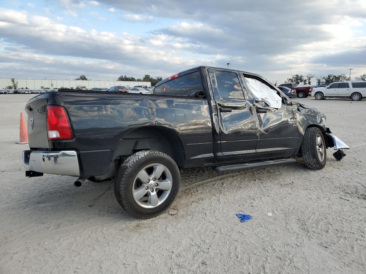 2019 RAM 1500 - Image 3
