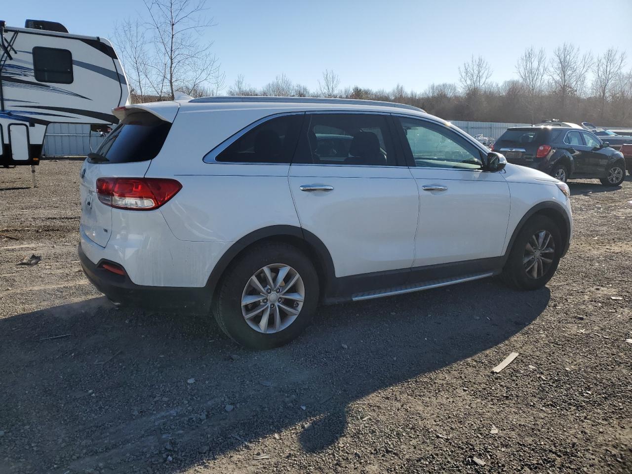 VIN 5XYPG4A55GG100661 2016 KIA SORENTO no.3