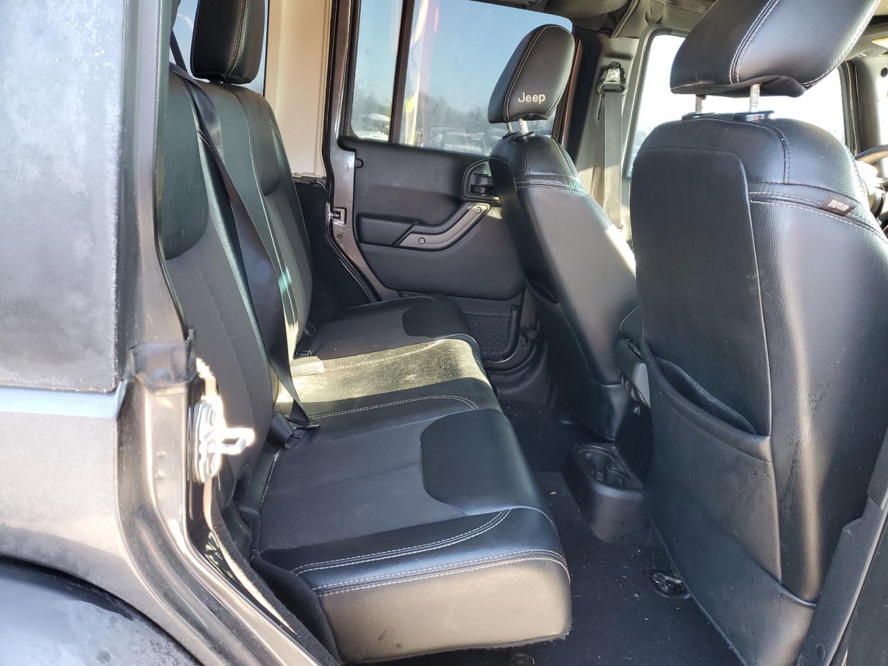 2017 Jeep Wrangler - Image 11