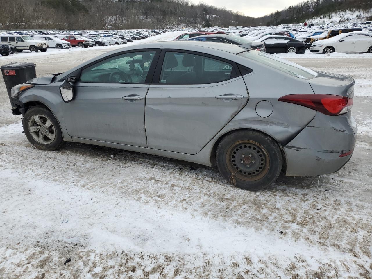 2015 Hyundai Elantra - Image 2