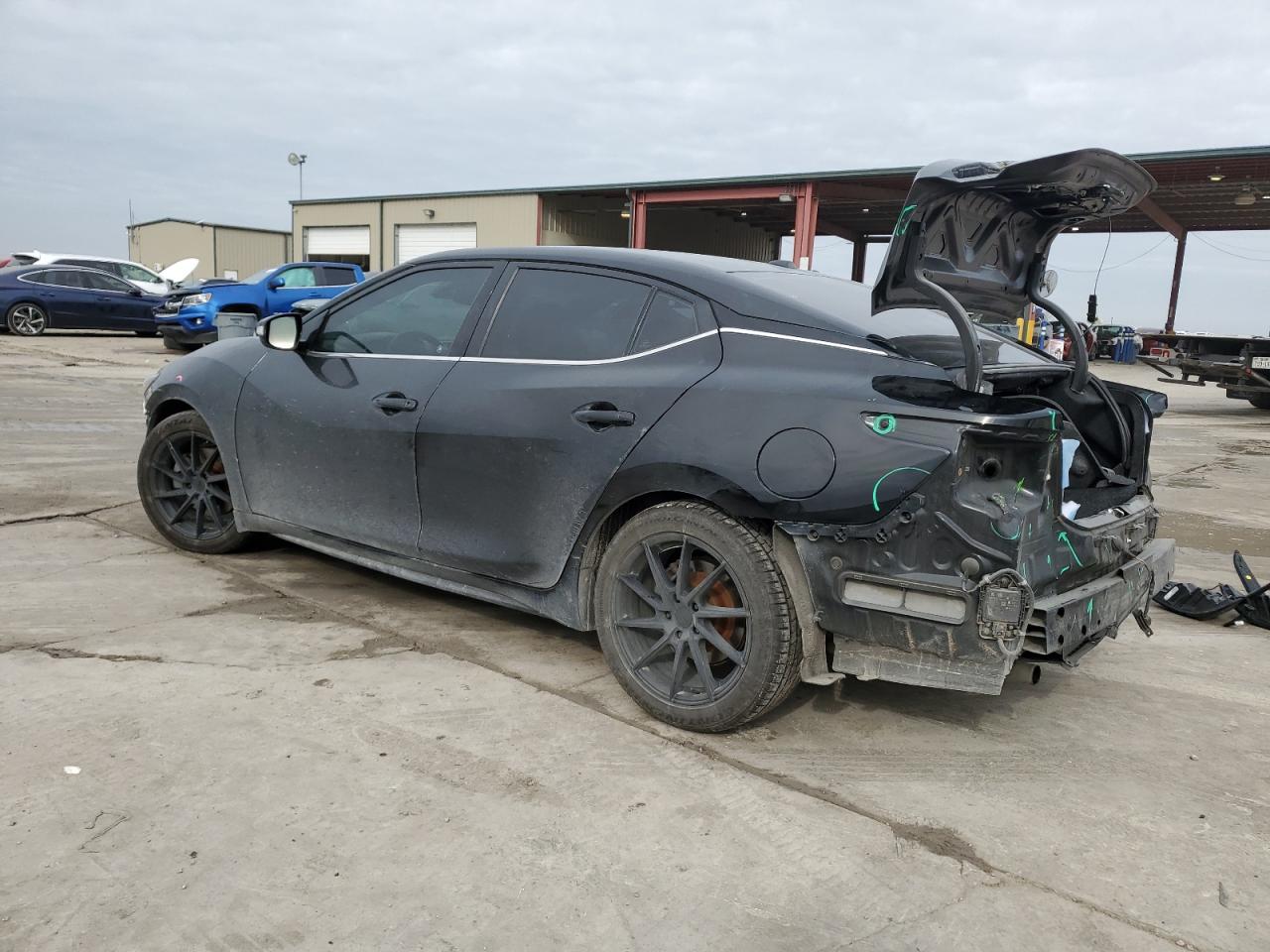 2019 Nissan Maxima - Image 2