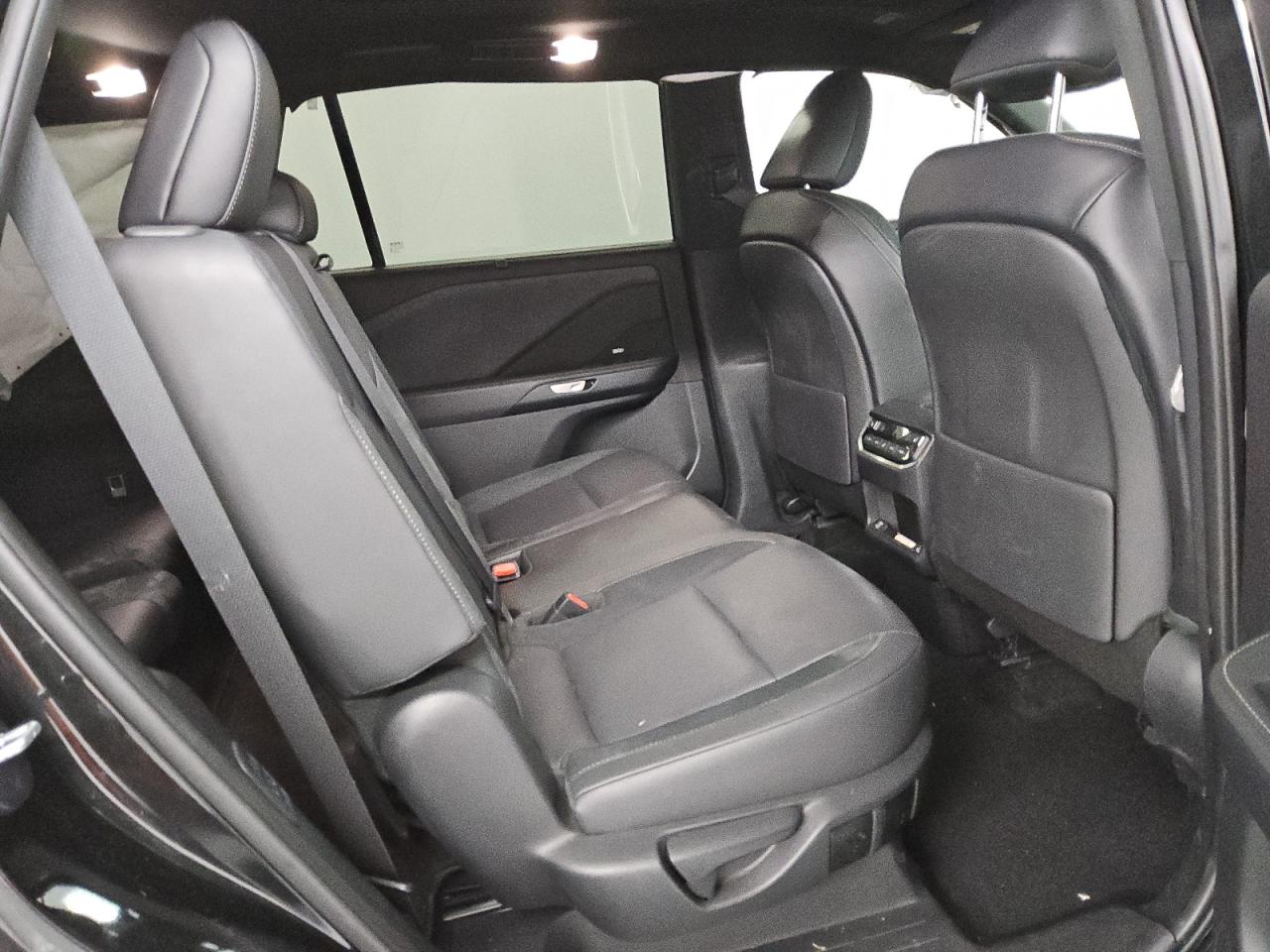2024 Lexus TX - Image 11