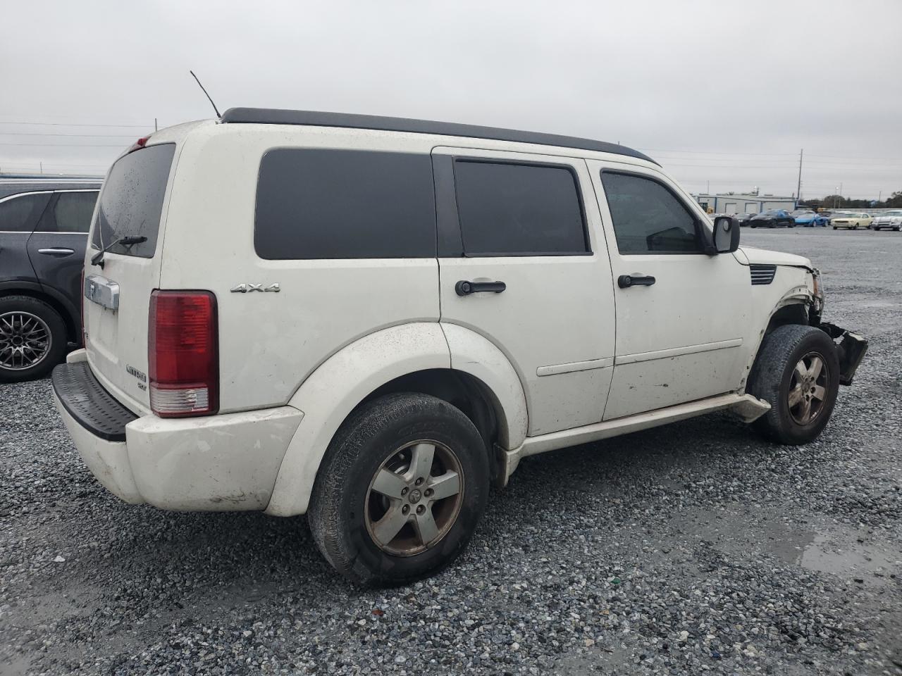 2010 Dodge Nitro - Image 3