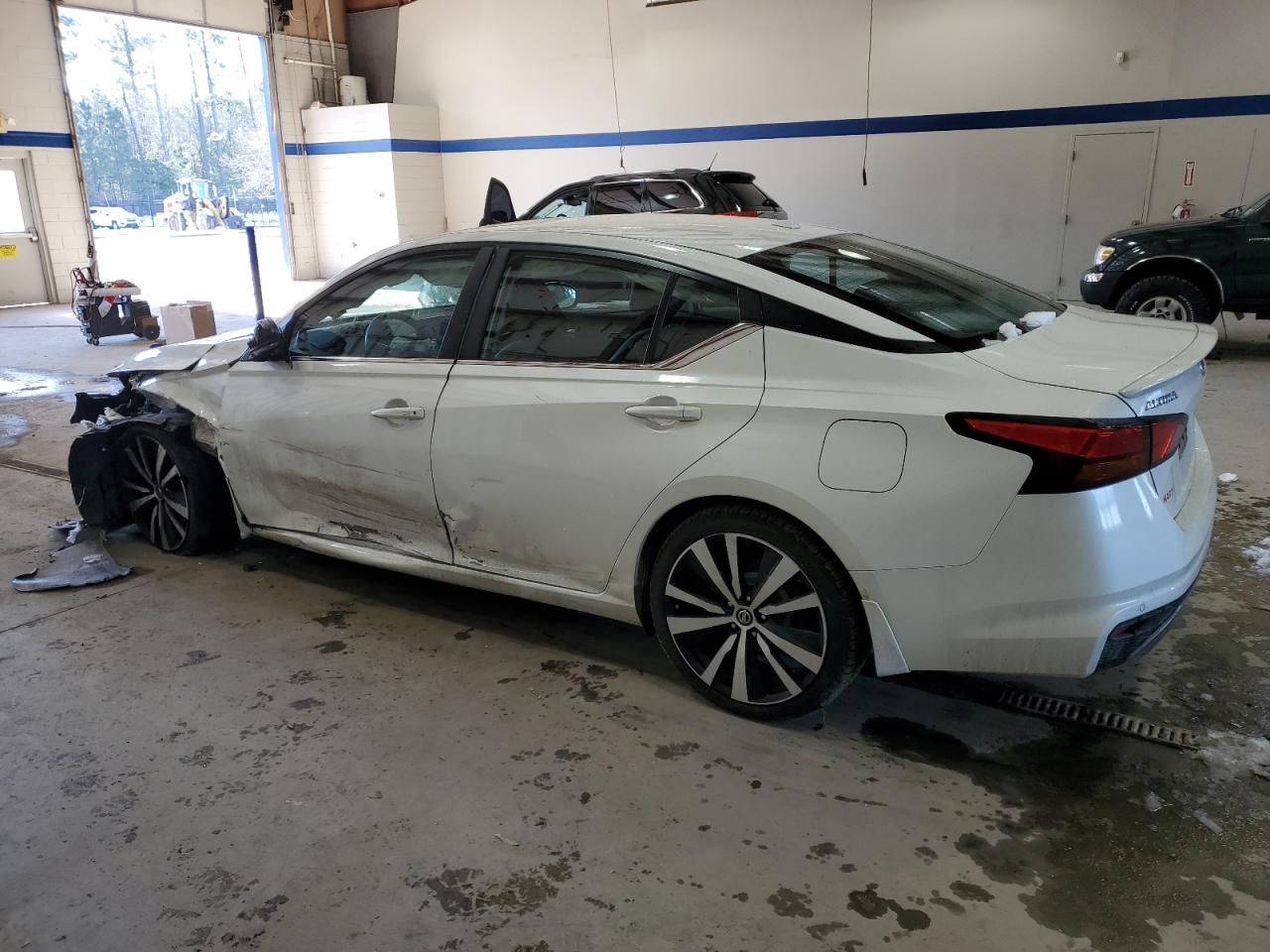 2020 Nissan Altima - Image 2
