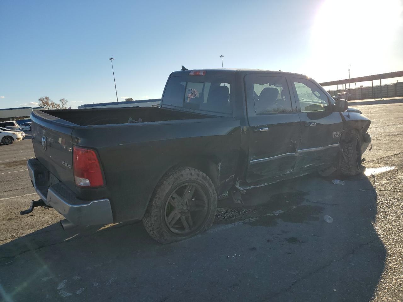 2015 RAM 1500 - Image 3