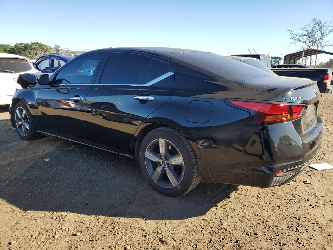2021 Nissan Altima - Image 2