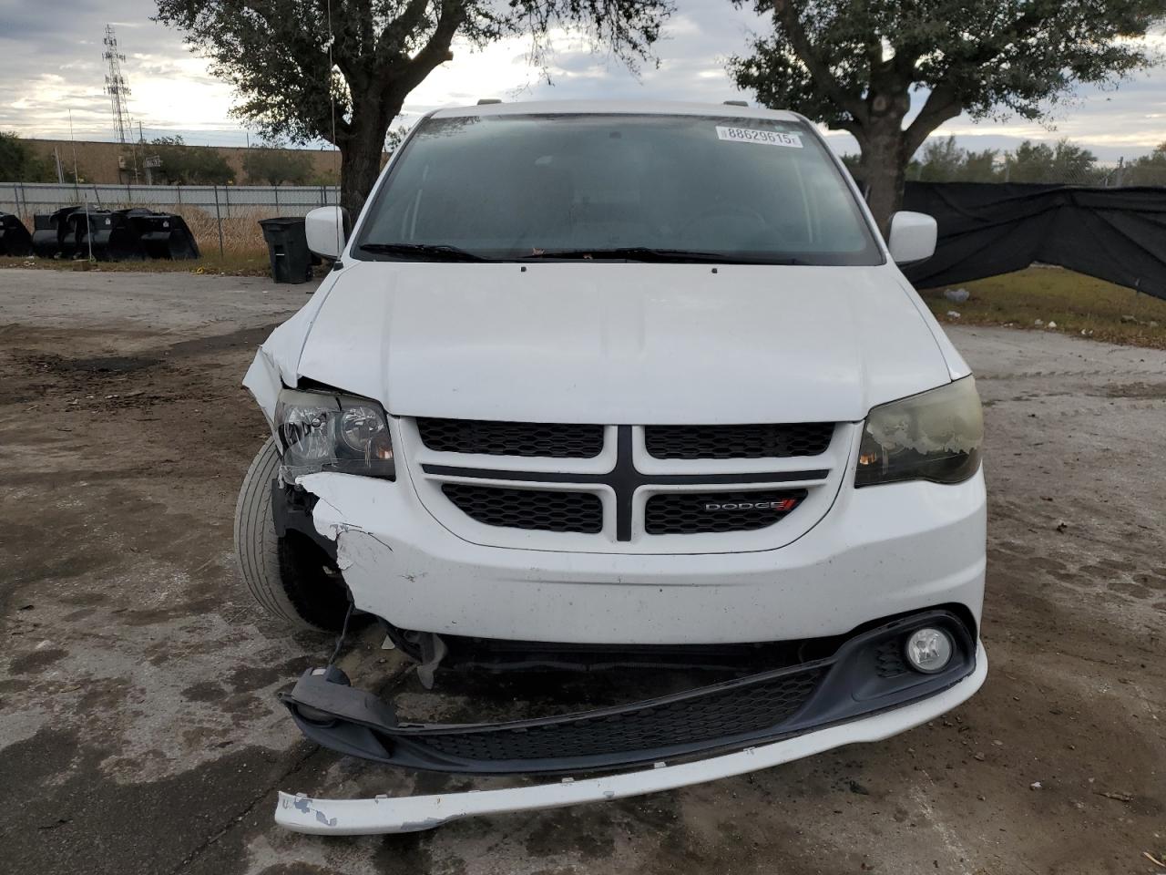 2016 Dodge Caravan - Image 5