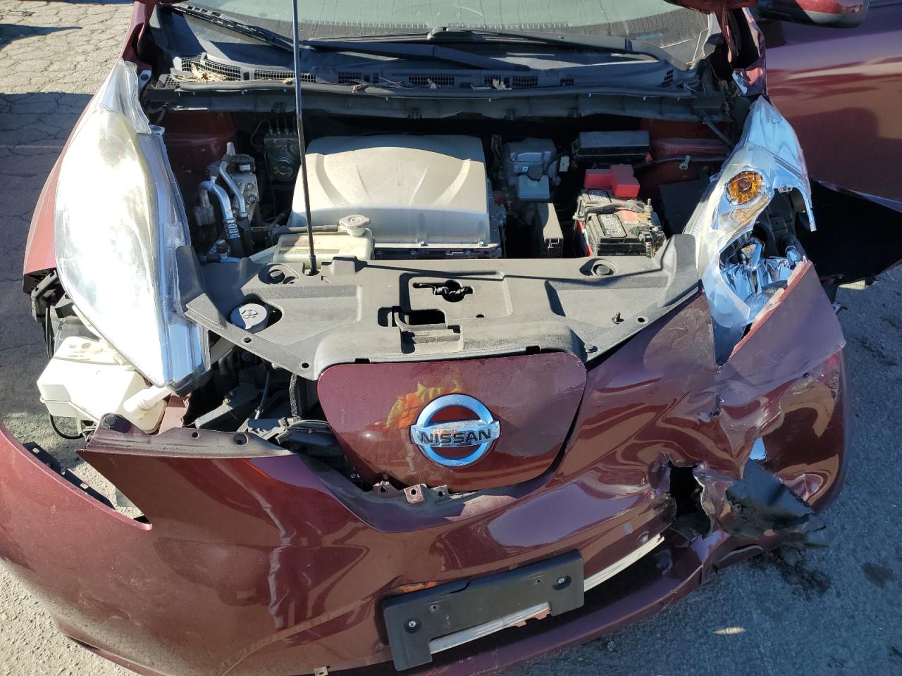 2016 Nissan Leaf - Image 11
