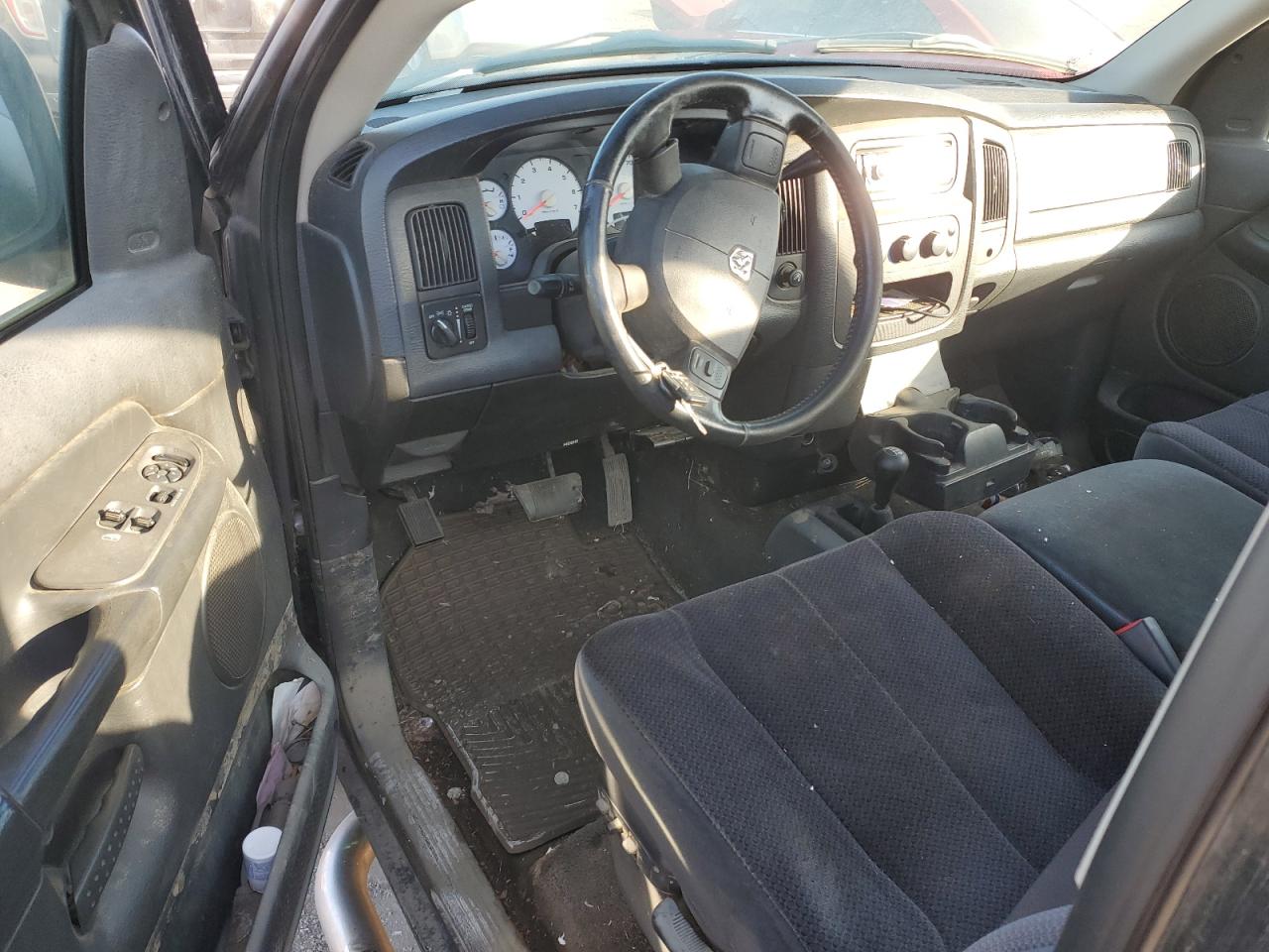 2005 Dodge RAM - Image 8