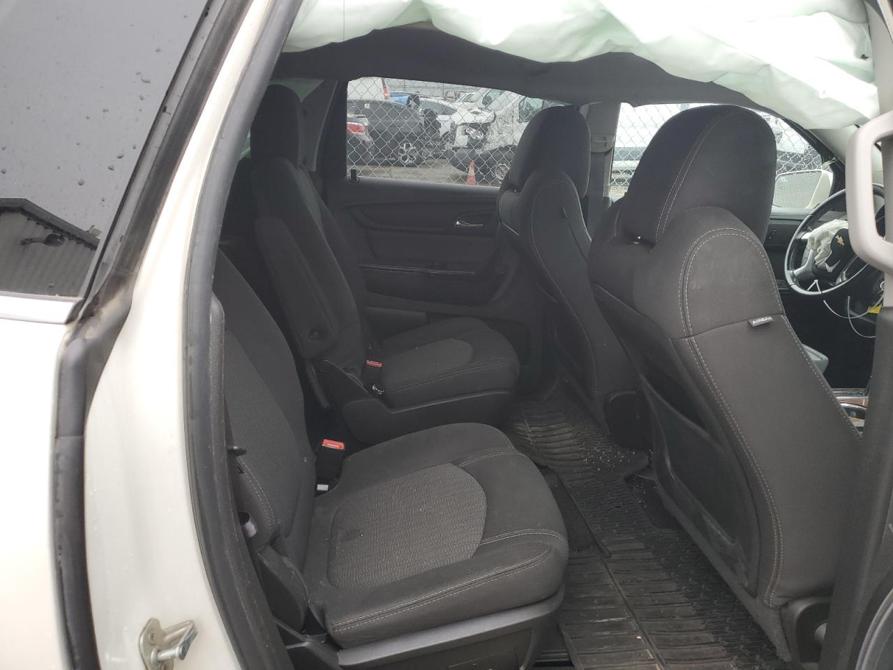 2014 Chevrolet Traverse - Image 11