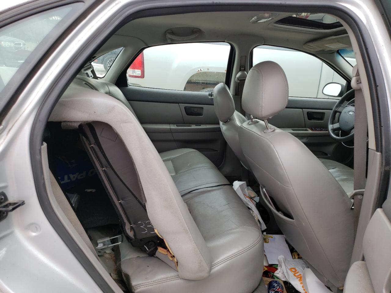 2006 Ford Taurus - Image 10