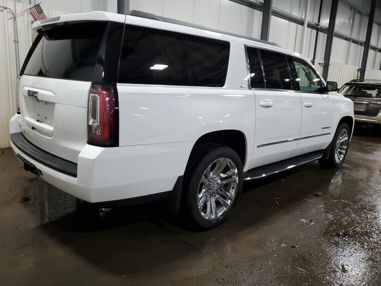 2018 GMC Yukon - Image 3