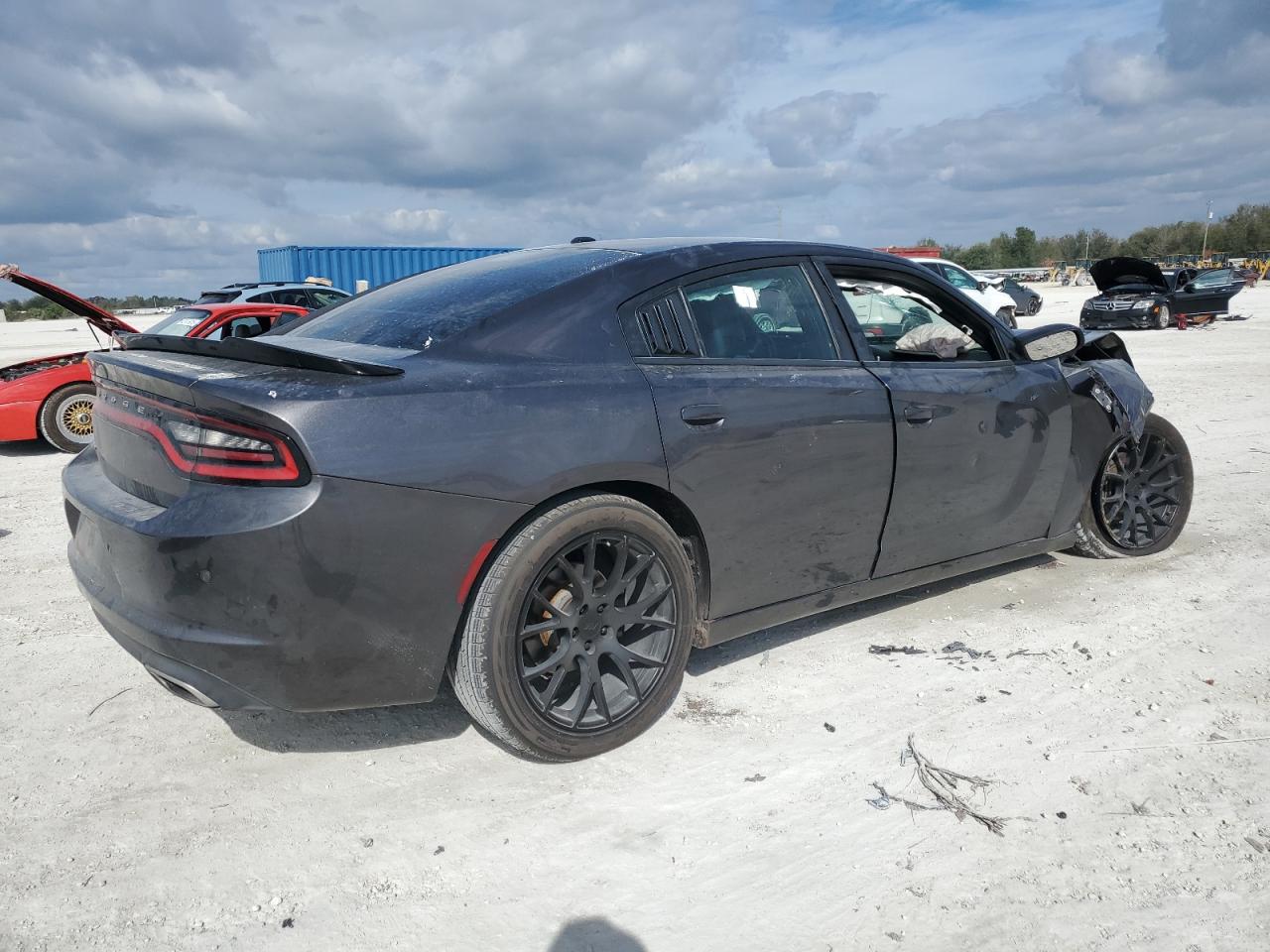 2019 Dodge Charger - Image 3