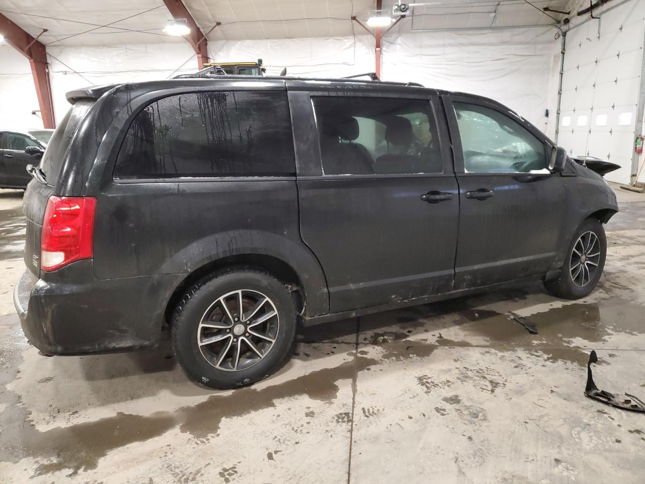 2019 Dodge Caravan - Image 3