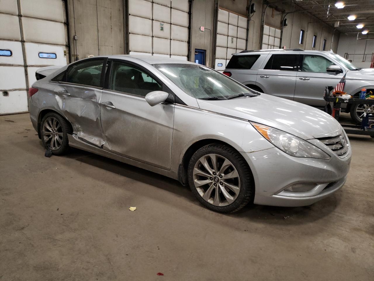 2013 Hyundai Sonata - Image 4