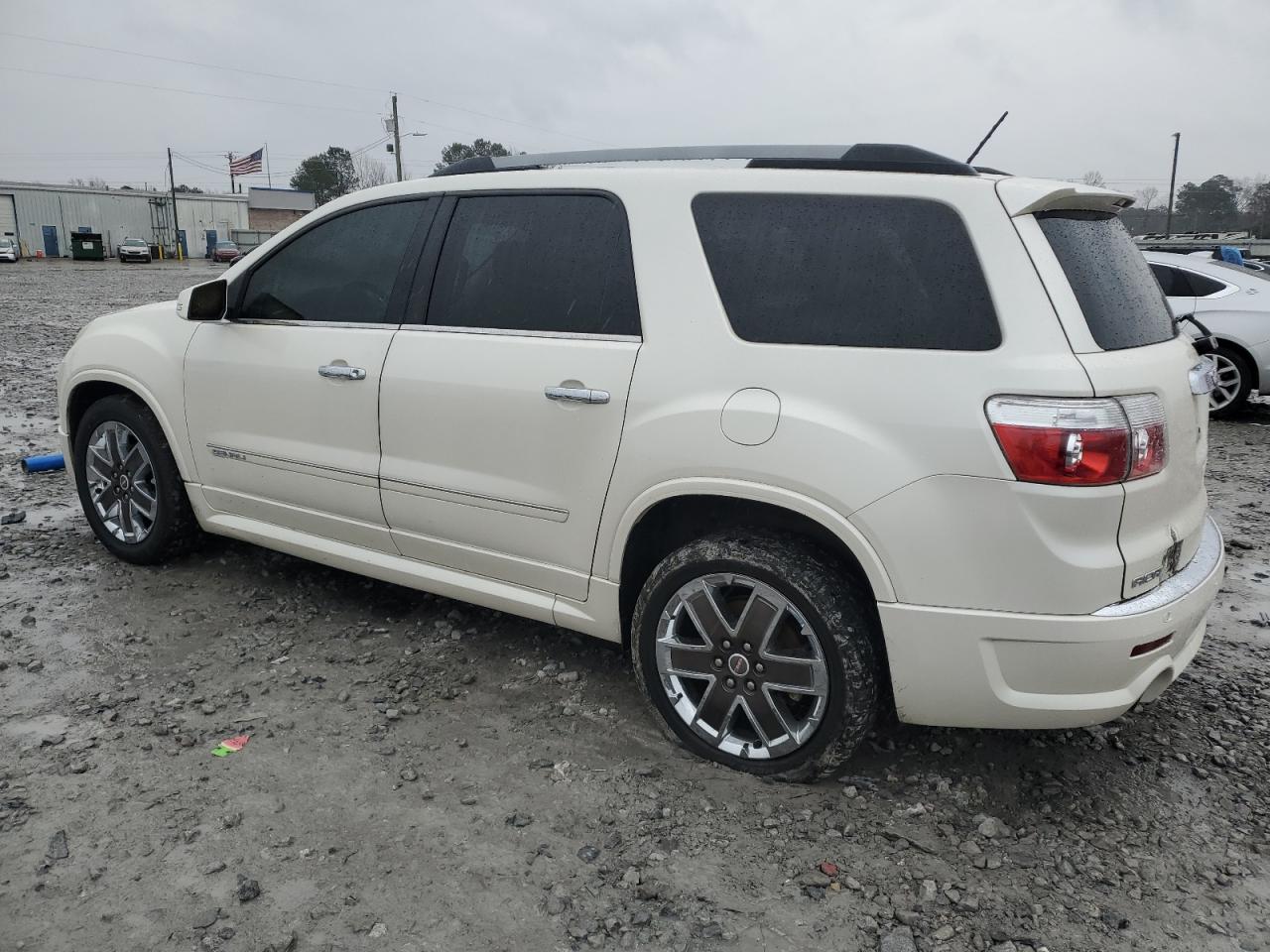 2011 GMC Acadia - Image 2