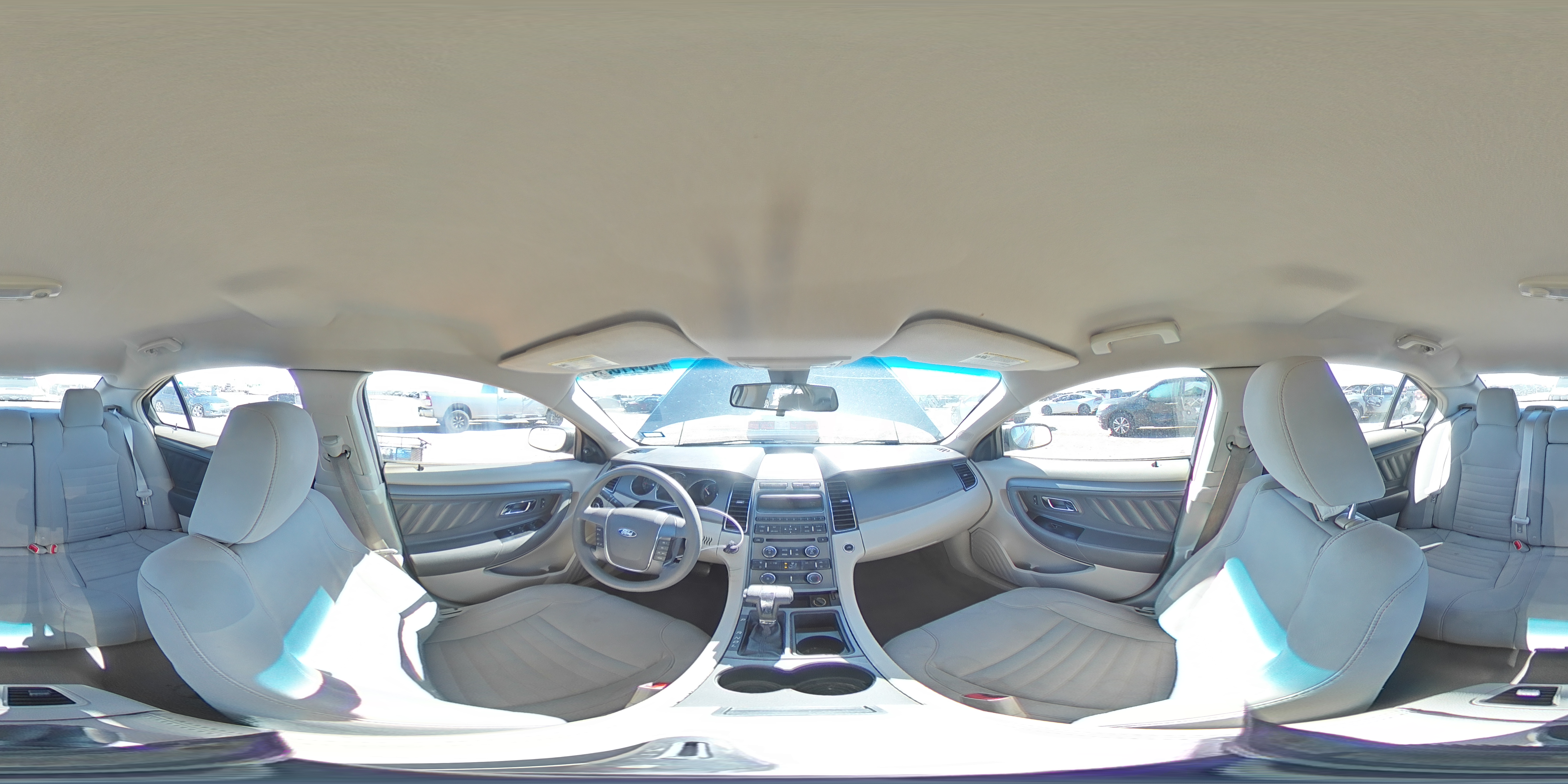 2011 Ford Taurus - Image 13