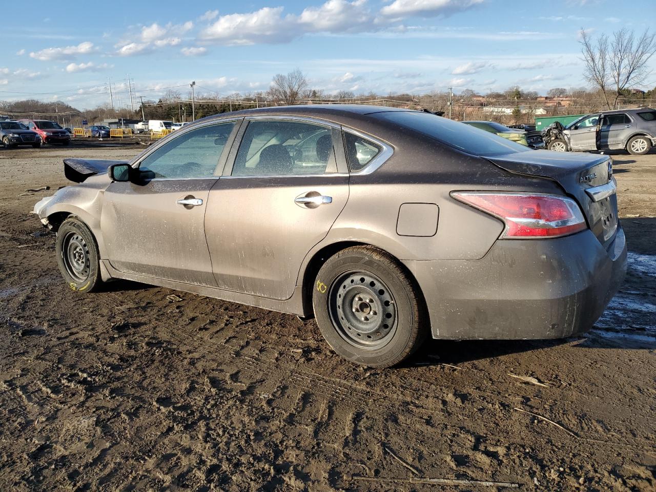 2015 Nissan Altima - Image 2